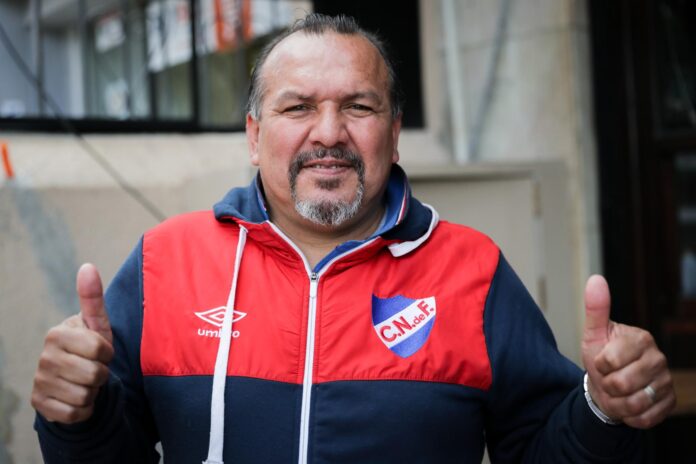 Imagen de archivo del exfutbolista uruguayo Rubén Sosa. EFE/Raúl Martínez
