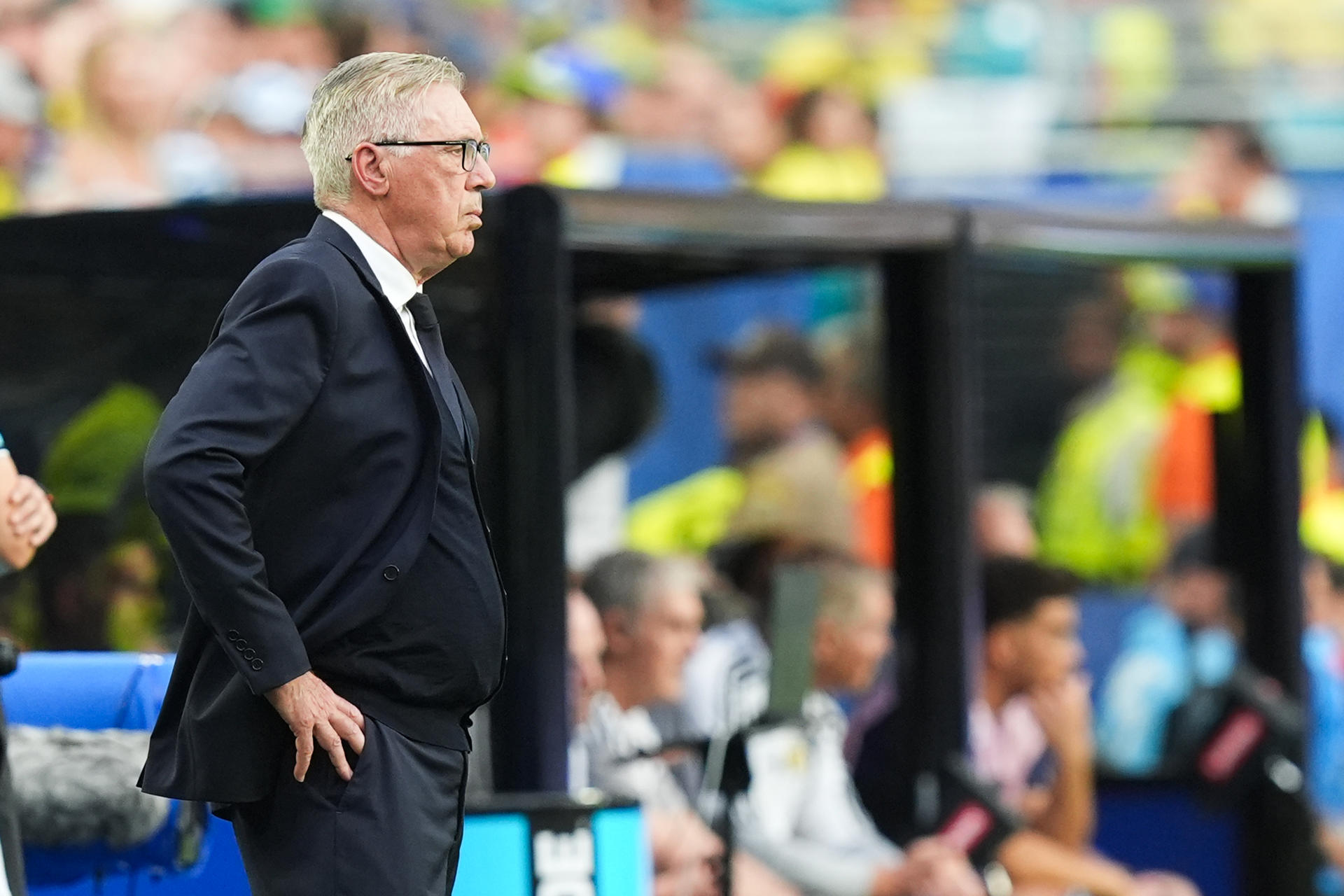 El seleccionador de Brasil, Carlo Ancelotti, reacciona en un partido del grupo C del Mundial de la FIFA 2026 entre Escocia y Brasil, en el estadio Hard Rock en Miami (EE.UU.). EFE/ Alberto Boal
