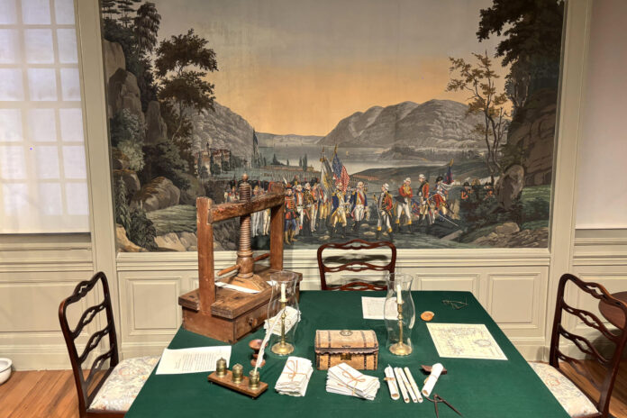 Fotografía del 16 de junio de 2026 que muestra el interior del histórico bar-restaurante Fraunces Tavern en Manhattan, Nueva York (Estados Unidos). EFE/Esteban Capdepon
