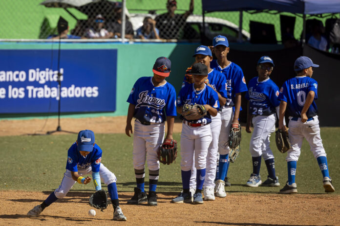 Niños participan en un evento deportivo en Caracas (Venezuela). Fotografía de archivo. EFE/ Miguel Gutiérrez

