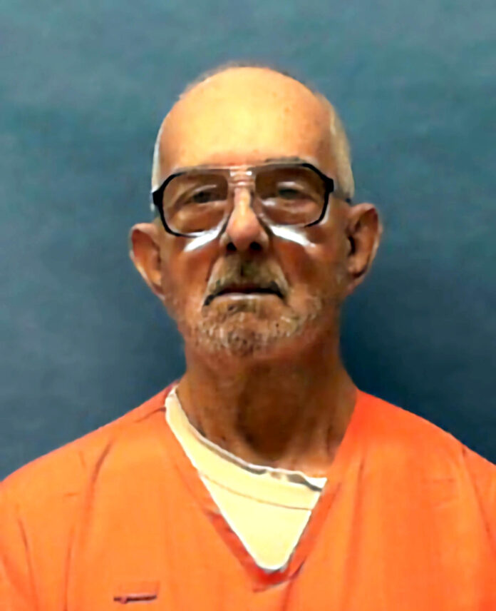 Fotografía cedida por el Departamento de Correcciones de Florida de Dusty Ray Spencer, un veterano del Cuerpo de Marines de Estados Unidos, de 74 años, quien recibirá una inyección letal este jueves en la Prisión Estatal de Florida, en Raiford (Estados Unidos). EFE/ Departamento de Correcciones de Florida
