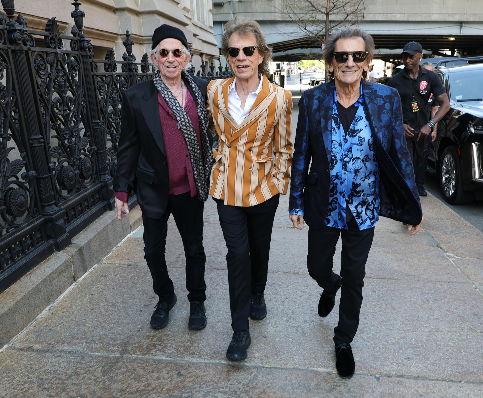 Imagen de los Rolling Stones -Keith Richards, Mick Jagger y Ronnie Wood-, en Brooklyn (Nueva York), llegando a la presentación de su nuevo álbum, 'Foreign Tongues', que se publicará el 10 de julio. EFE/CEDIDA POR UNIVERSAL MUSIC/SOLO USO EDITORIAL
