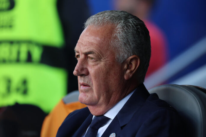 El seleccionador de Paraguay Gustavo Alfaro reacciona este jueves, en un partido del grupo D del Mundial de la FIFA 2026 entre Paraguay y Australia en el estadio Levi's en Santa Clara, California (Estados Unidos). EFE/ Miguel Gutiérrez
