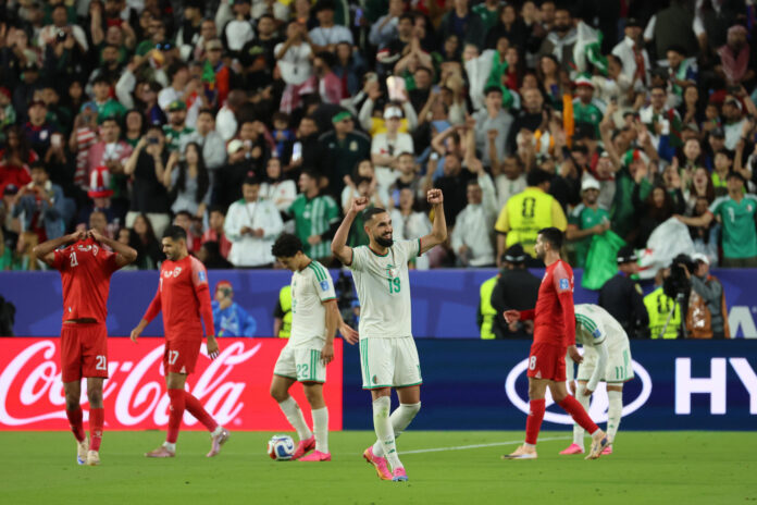 Nabil Bentaleb (c), de Argelia, en un partido disputado el pasado 22 de junio. EFE/ Miguel Gutiérrez
