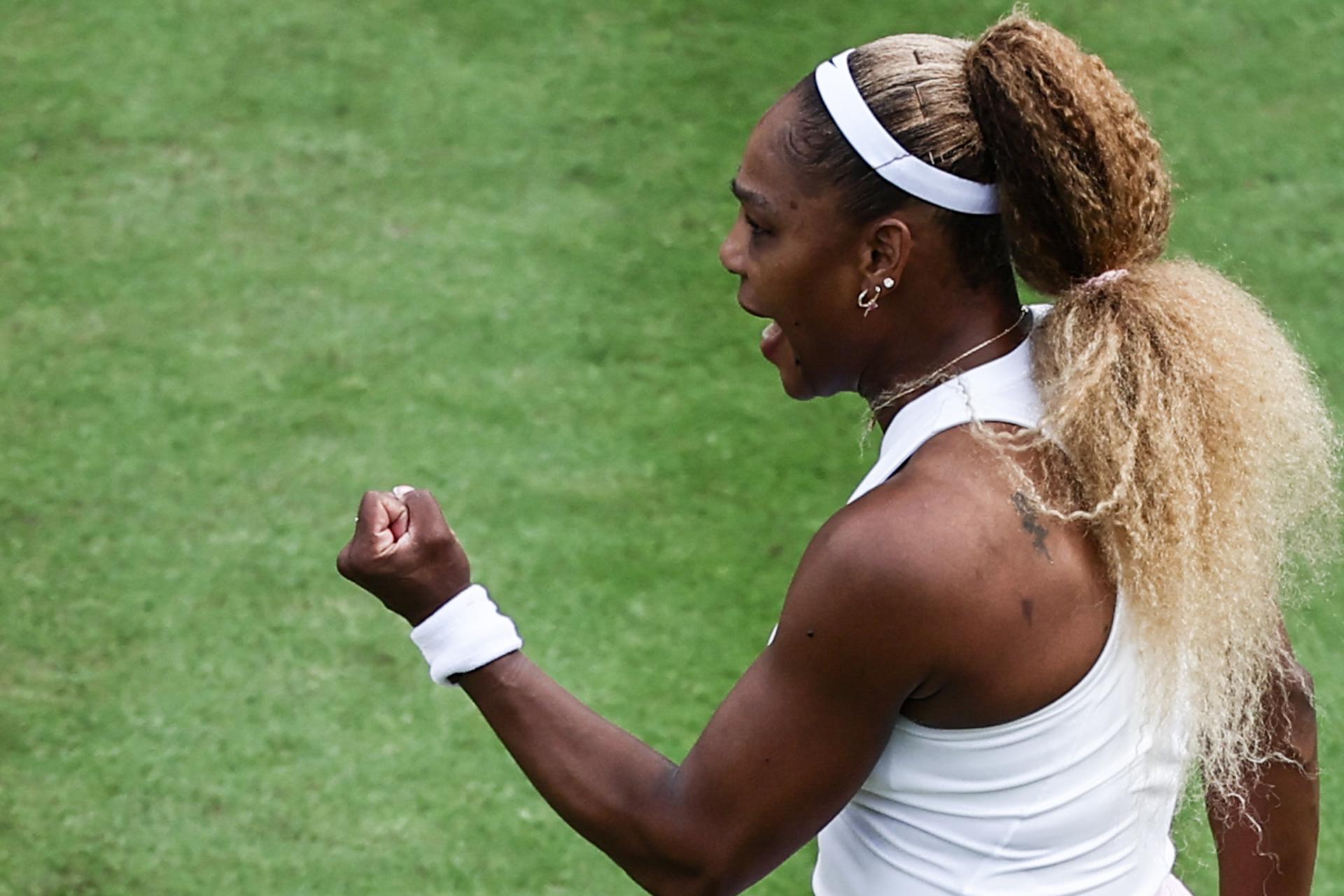 Serena Williams celebraun punto durante el partido de dobles disputado en el Abierto de Berlín el pasado día 16. EFE/EPA/FILIP SINGER
