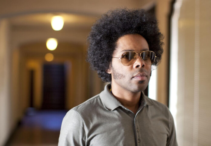 Fotografía de archivo del músico cubano-canadiense Alex Cuba. EFE/Armando Arorizo
