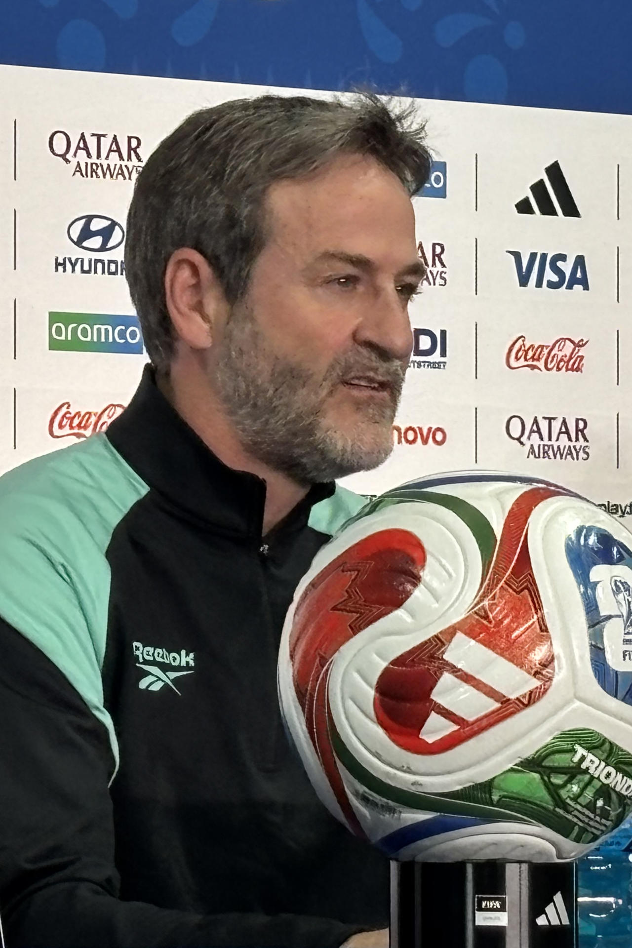 El seleccionador de Panamá, Thomas Christiansen, habla durante una rueda de prensa este viernes en Nueva Jersey (Estados Unidos). EFE/ Jan Téllez Asensio
