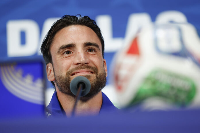 Nicolás Tagliafico, de Argentina, habla en una rueda de prensa en Dallas (Estados Unidos). EFE/ Mariscal

