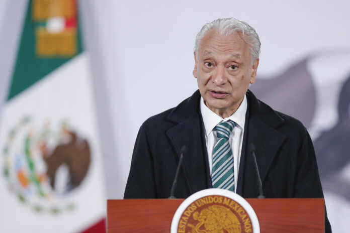 Fotografía de archivo del director de Petróleos Mexicanos (Pemex), Víctor Rodríguez Padilla. EFE/ Isaac Esquivel
