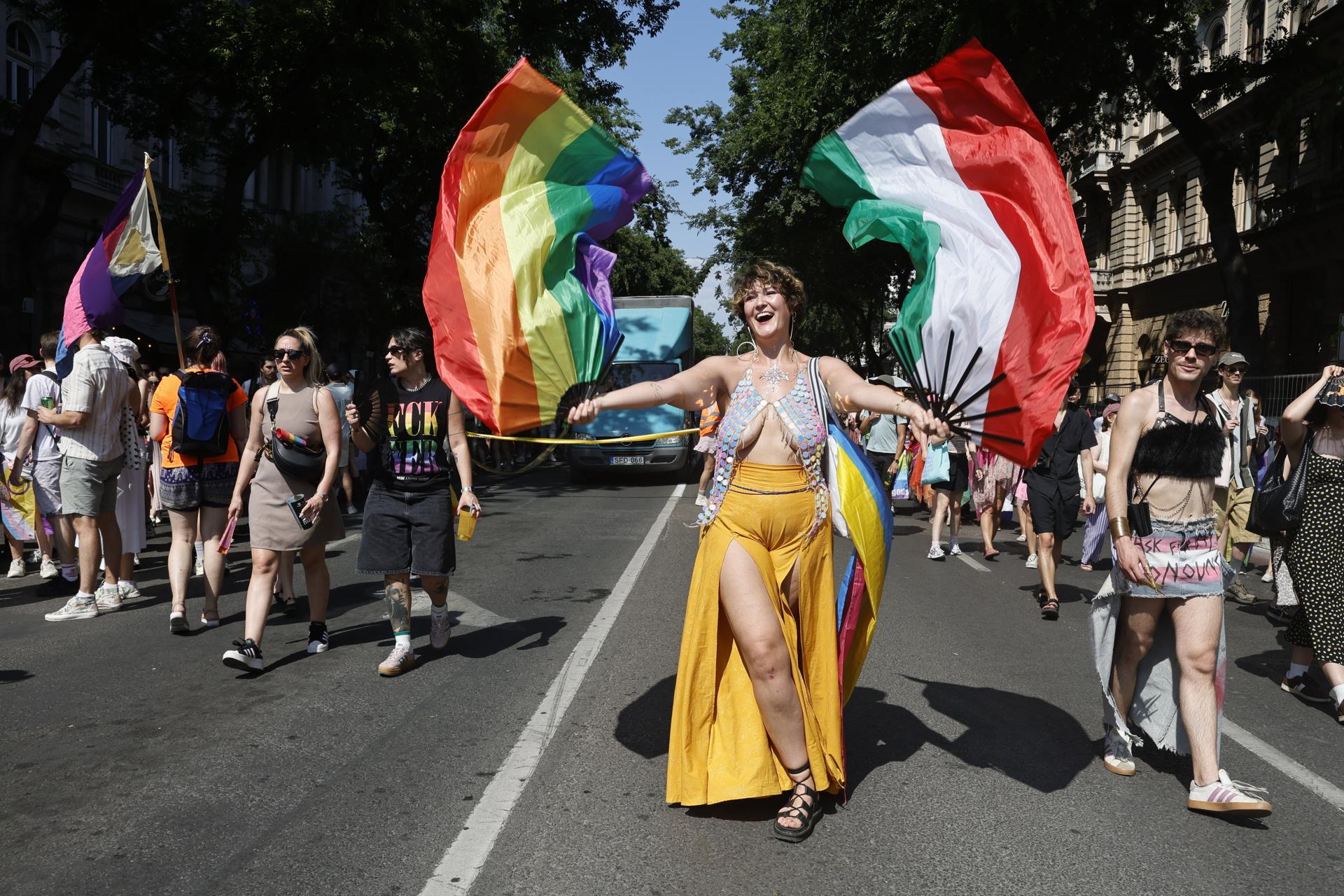 Participantes en la marcha del Orgullo en Budapest el 27 de junio de 2026. EFE/EPA/Zoltan Kocsis HUNGARY OUT

