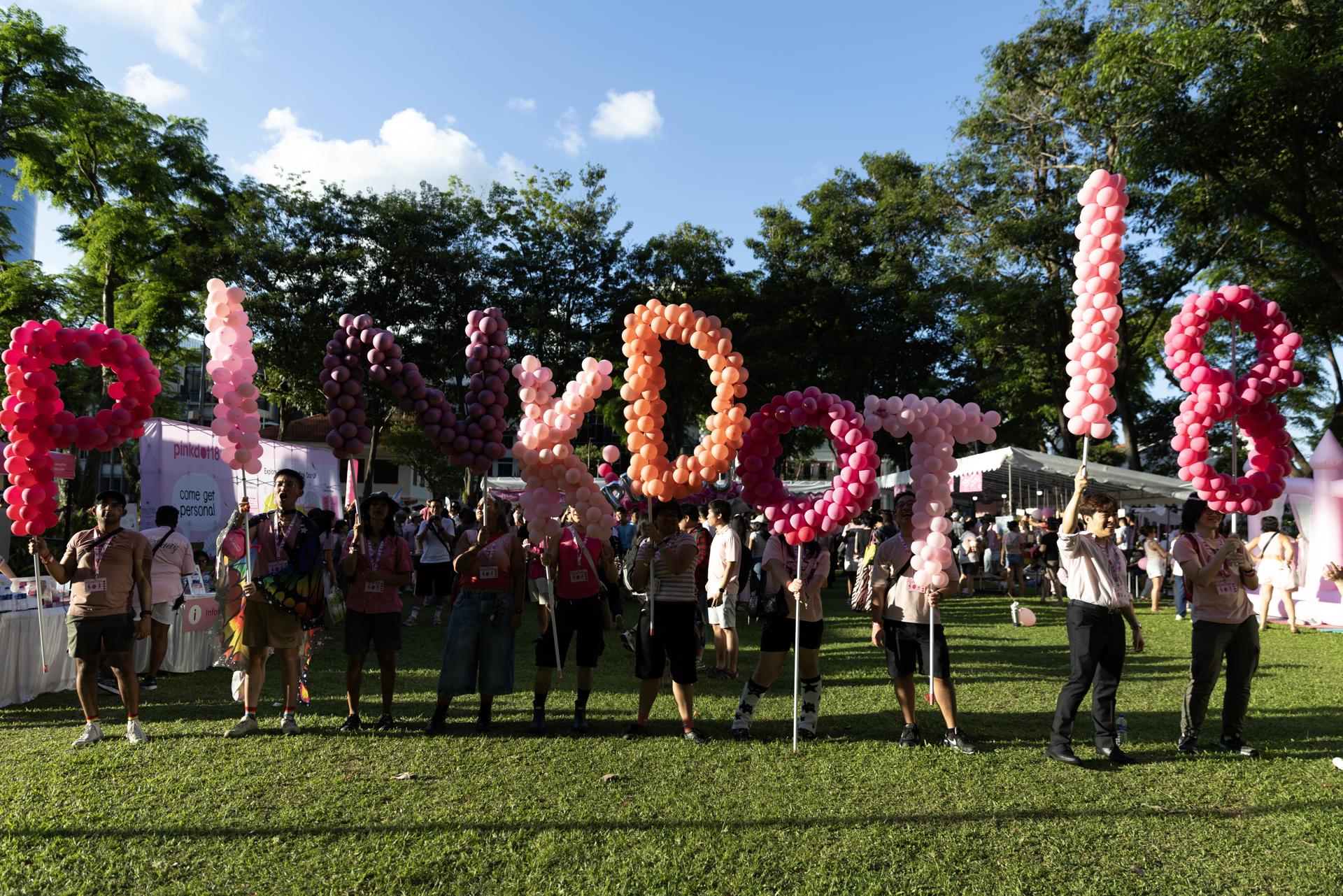 Singapur celebra su cuarto Orgullo desde que se despenalizó la homosexualidad en 2022. EFE/EPA/HOW HWEE YOUNG
