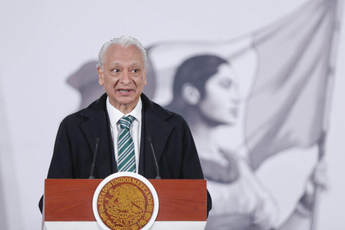 Fotografía de archivo donde aparece el exdirector general de Petróleos Mexicanos (Pemex), Víctor Rodríguez Padilla. EFE/ Isaac Esquivel
