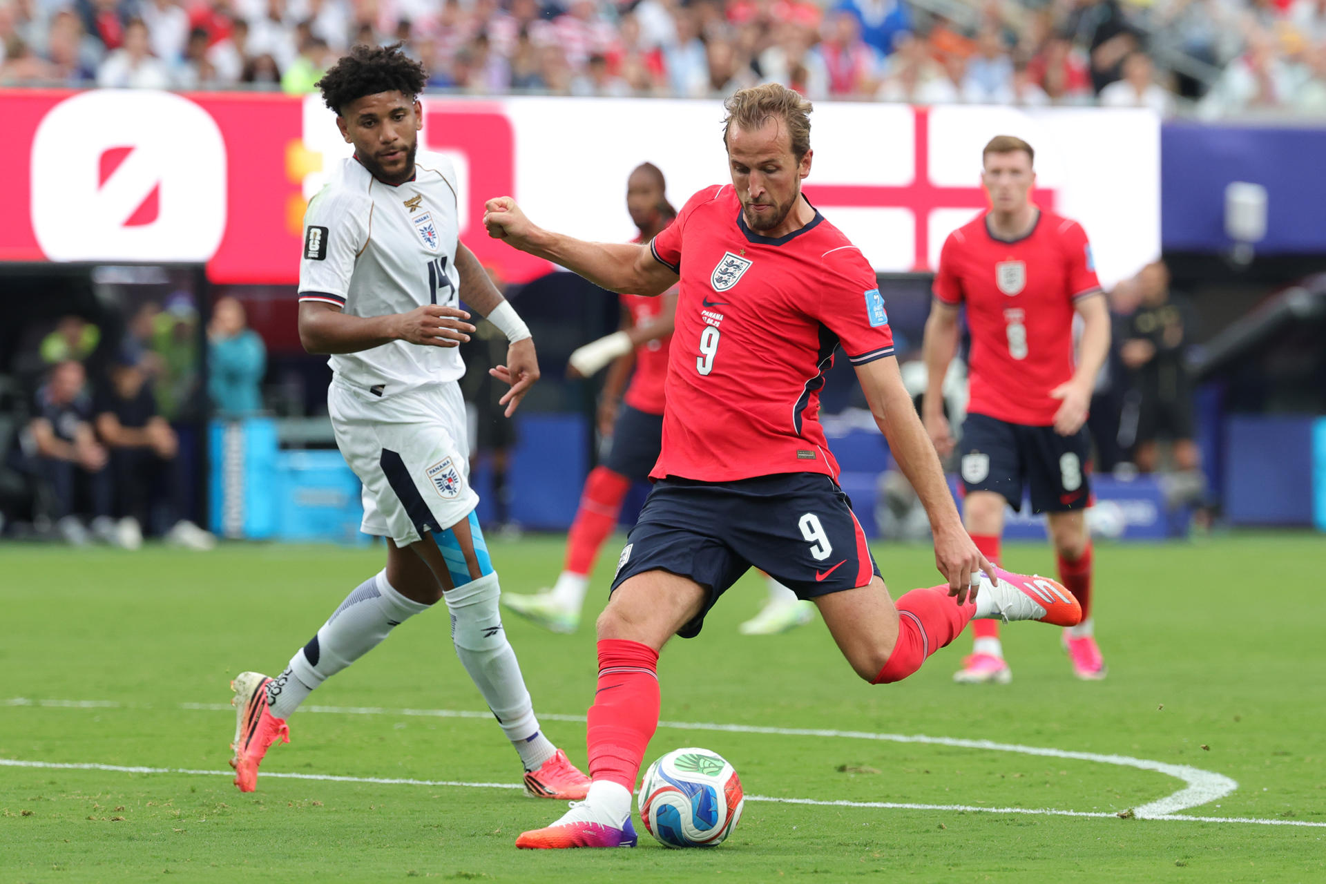Harry Kane remata a puerta de Panamá durante el partido de la última jornada de la fase de grupos jugado este sábado en el estadio MetLife de Nueva Jersey. EFE/ Sebastiao Moreira
