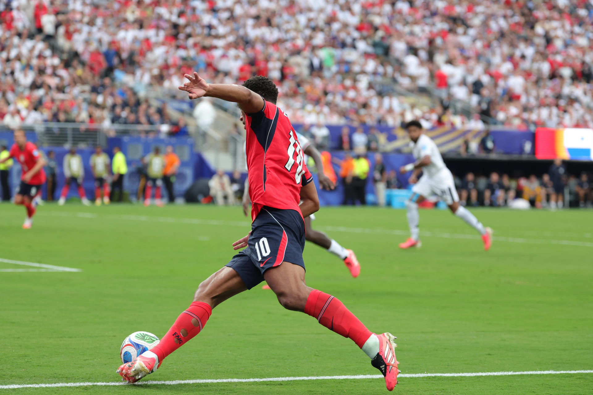 Jude Bellingham desatascó este sábado un partido contra Panamá que valía por el liderato del Grupo L del Mundial en elestadio MetLife de Nueva Jersey. EFE/ Sebastiao Moreira
