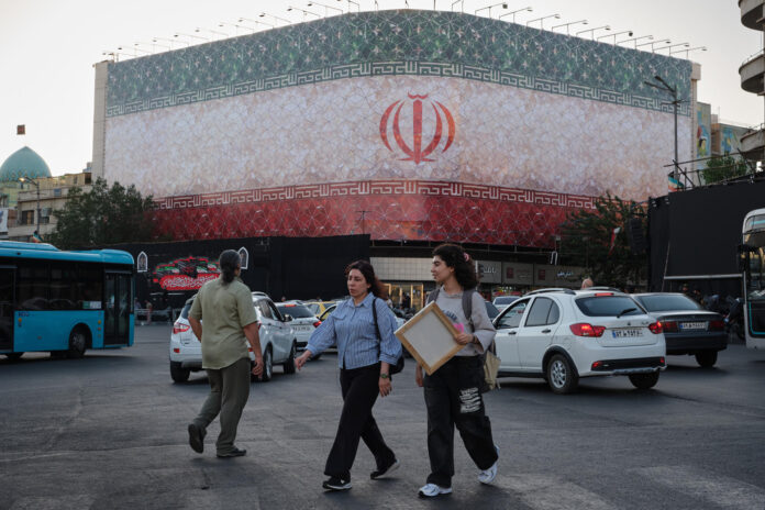Imagen reciente de las calles de Teherán. Los iraníes recibieron con alivio el anuncio del acuerdo entre Irán y Estados Unidos para poner fin a la guerra que ahora está en peligro. EFE/Jaime León
