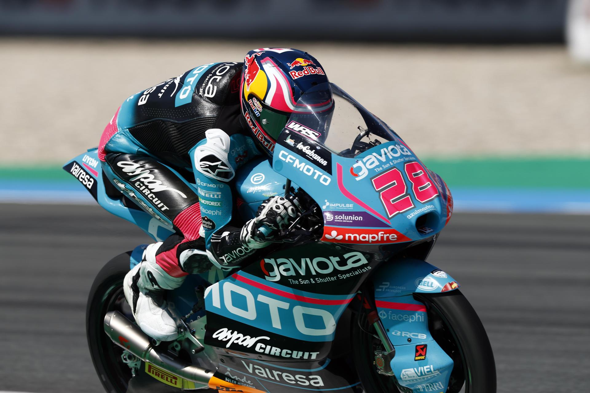 El piloto español Maximo Quiles en la carrera de Moto3 durante el Gran Premio de Motociclismo de los Países Bajos en el Circuito TT de Assen. EFE/EPA/VINCENT JANNINK
