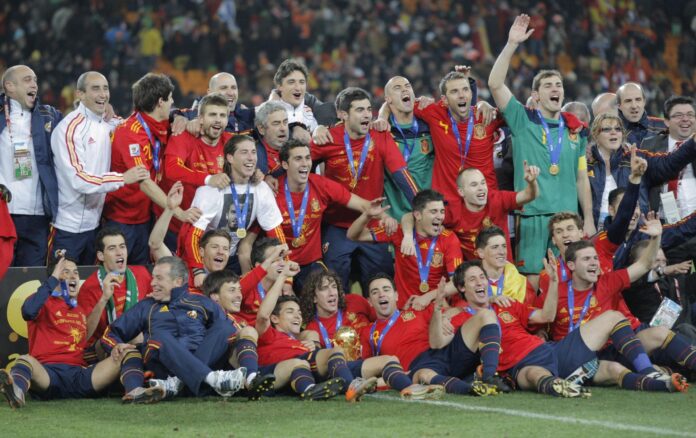 Los jugadores de la selección española, en una foto de archivo cuado fueron campeones del mundo en 2010. EFE/Lavandeira Jr.
