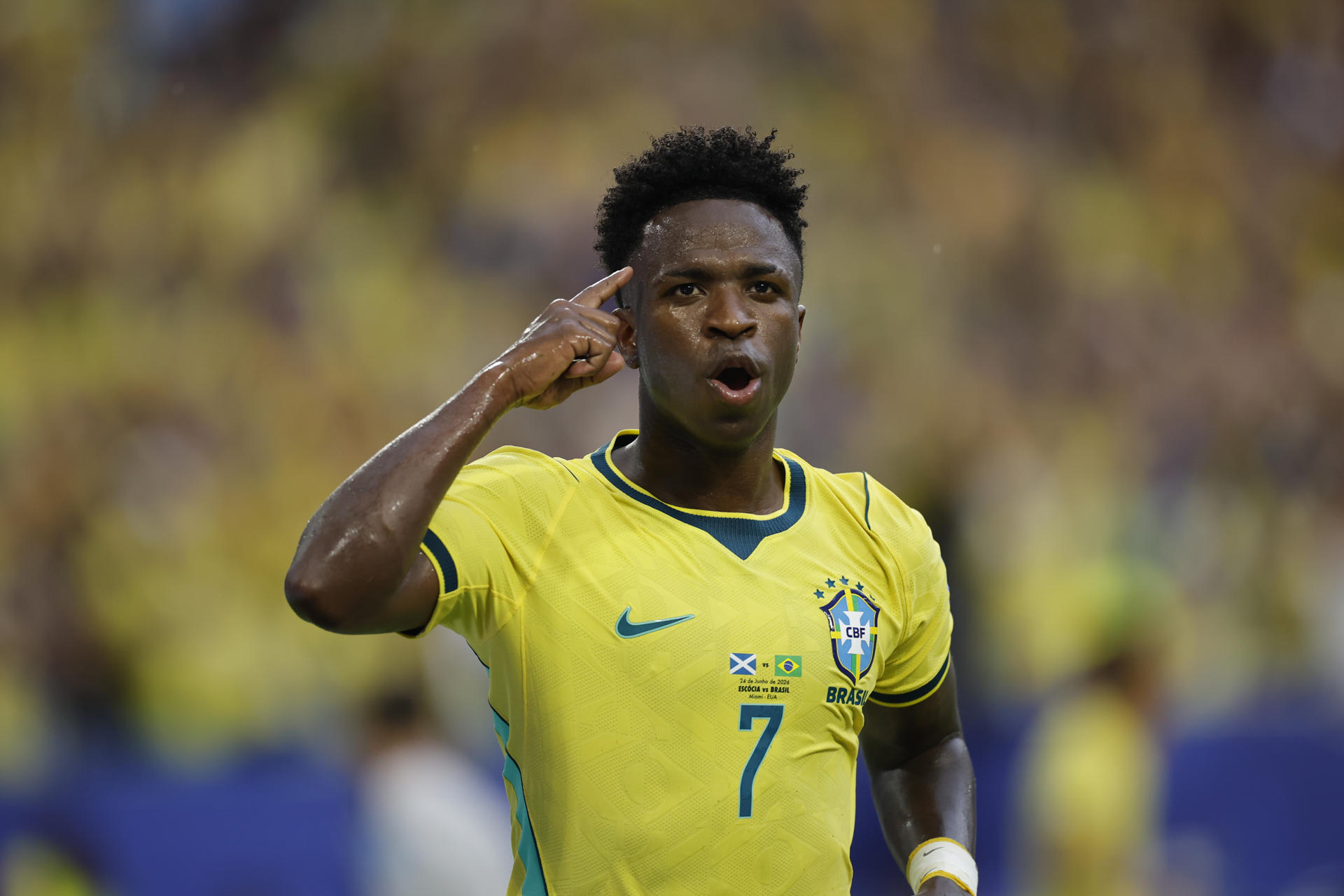 El futbollista brasileño Vinicius Juniorcelebra un gol a Escocia en el Hard Rock Stadium de Miami, USA. EFE/ Alberto Estevez
