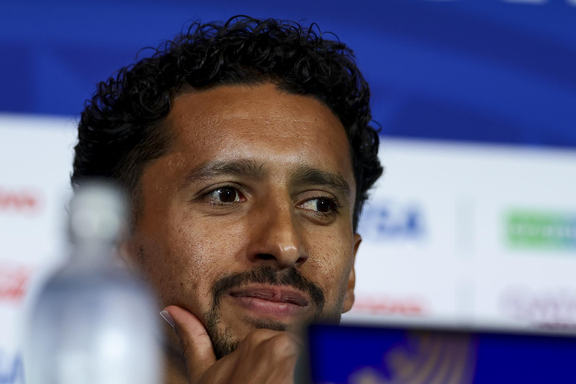 El jugador de la selección brasileña de fútbol Marquinhos asiste a una rueda de prensa en Houston, Texas (EE.UU.). EFE/CHRISTOPHER NEUNDORF
