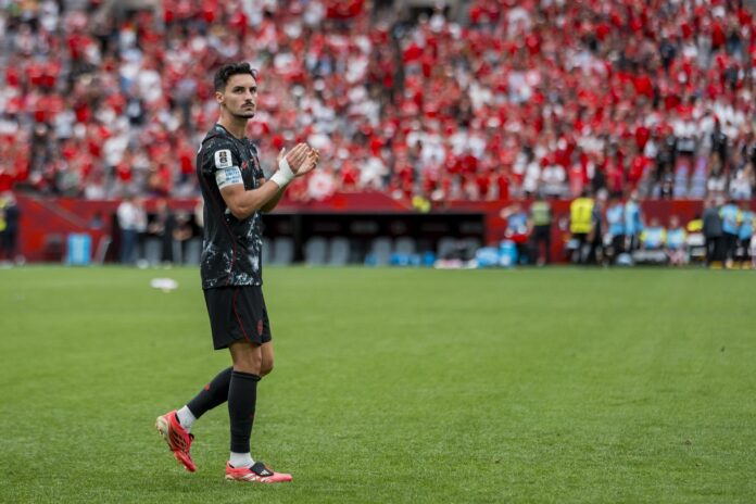 El centrocampista de Canadá Stephen Eustaquio celebra la clasificación a octavos de final del Mundial 2026 tras anotar el gol del triunfo por 1-0 ante Sudáfrica. EFE/EPA/BOB FRID
