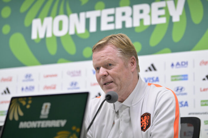 El seleccionador de Países Bajos, Ronald Koeman, habla en una rueda de prensa este domingo antes de enfrentar a Marruecos en el Mundial 2026, en Monterrey (México). EFE/ Miguel Sierra

