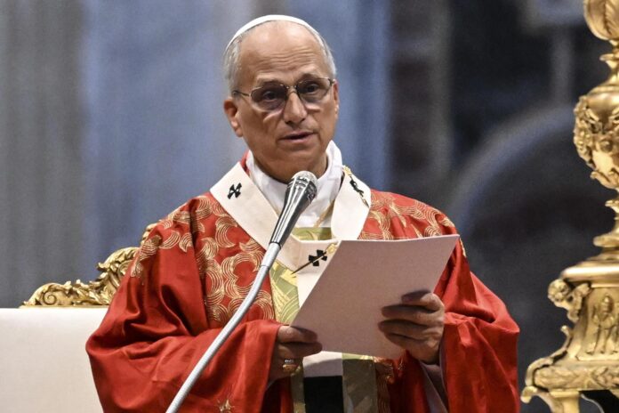 El papa León XIV preside la Santa Misa con motivo de la Solemnidad de los Santos Apóstoles Pedro y Pablo, en la Basílica de San Pedro, Ciudad del Vaticano, este lunes 29 de junio de 2026. (Papa) EFE/EPA/RICCARDO ANTIMIANI
