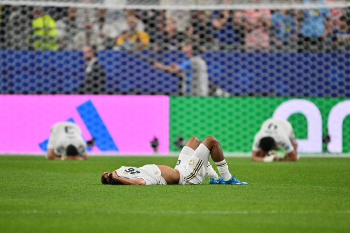 Los jugadors de Arabia Saudí lamenta la eliminación del Mundial 2026 en el último partido de la fase de grupos que les enfrentó a Cabo Verde. EFE/EPA/SAM WASSON
