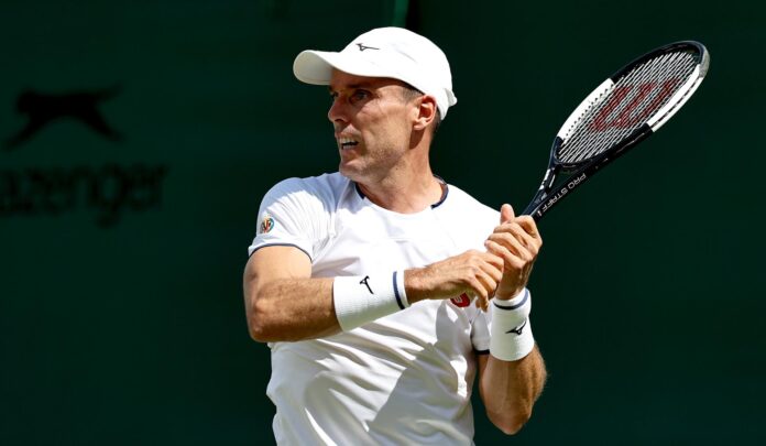 El tenista Roberto Bautista en su partido de primera ronda de su último Wimbledon. EFE/EPA/NEIL HALL
