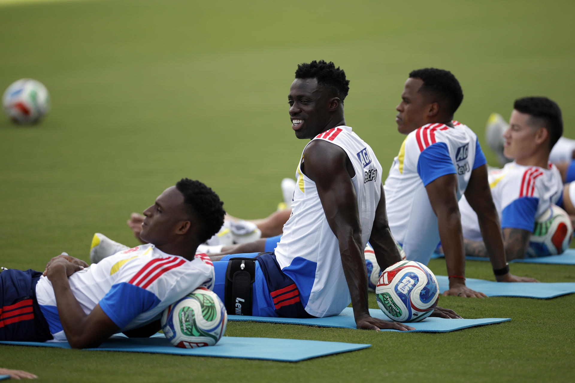Los jugadores de Colombia se ejercitan con sus compañeros en el Miami Inter CF Stadium de Fort Lauderdale, Florida, US.
