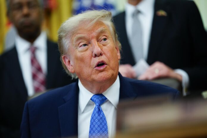 Fotografía de archivo del presidente de EE.UU., Donald Trump. EFE/EPA/Aaron Schwartz / POOL
