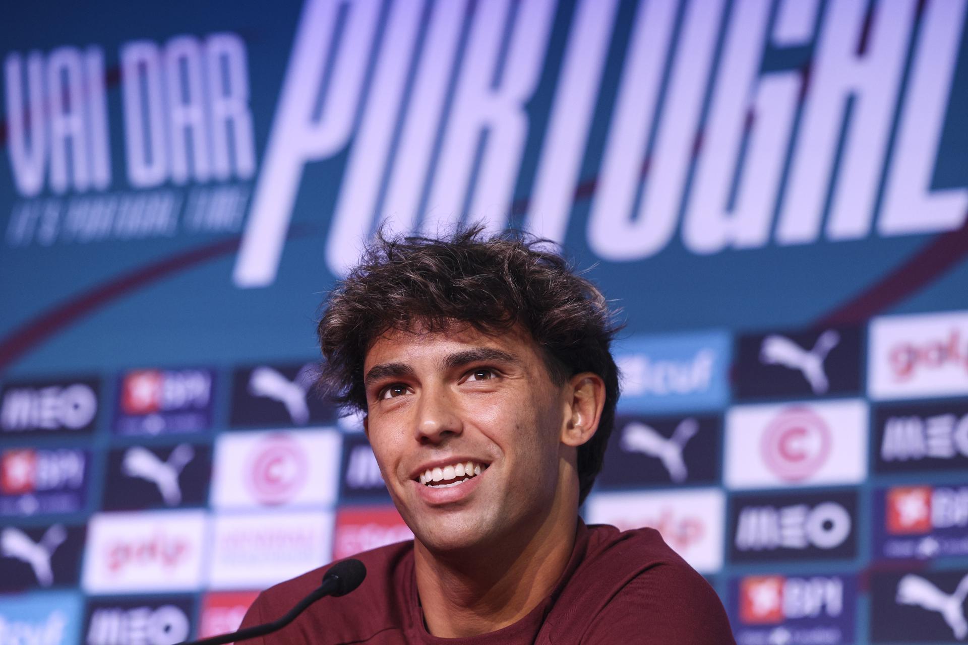El portugués João Félix aseguró este lunes en Palm Beach (Florida) que Croacia será un rival duro en la fase de dieciseisavos de final del Mundial, pero consideró una ventaja medirse con un equipo que conocen y al que han vencido en los últimos partidos. EFE/EPA/MIGUEL A. LOPES
