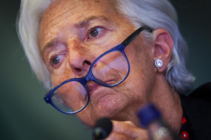 Imagen de archivo de la presidenta del Banco Central Europeo (BCE), Christine Lagarde. EFE/EPA/OLIVIER HOSLET
