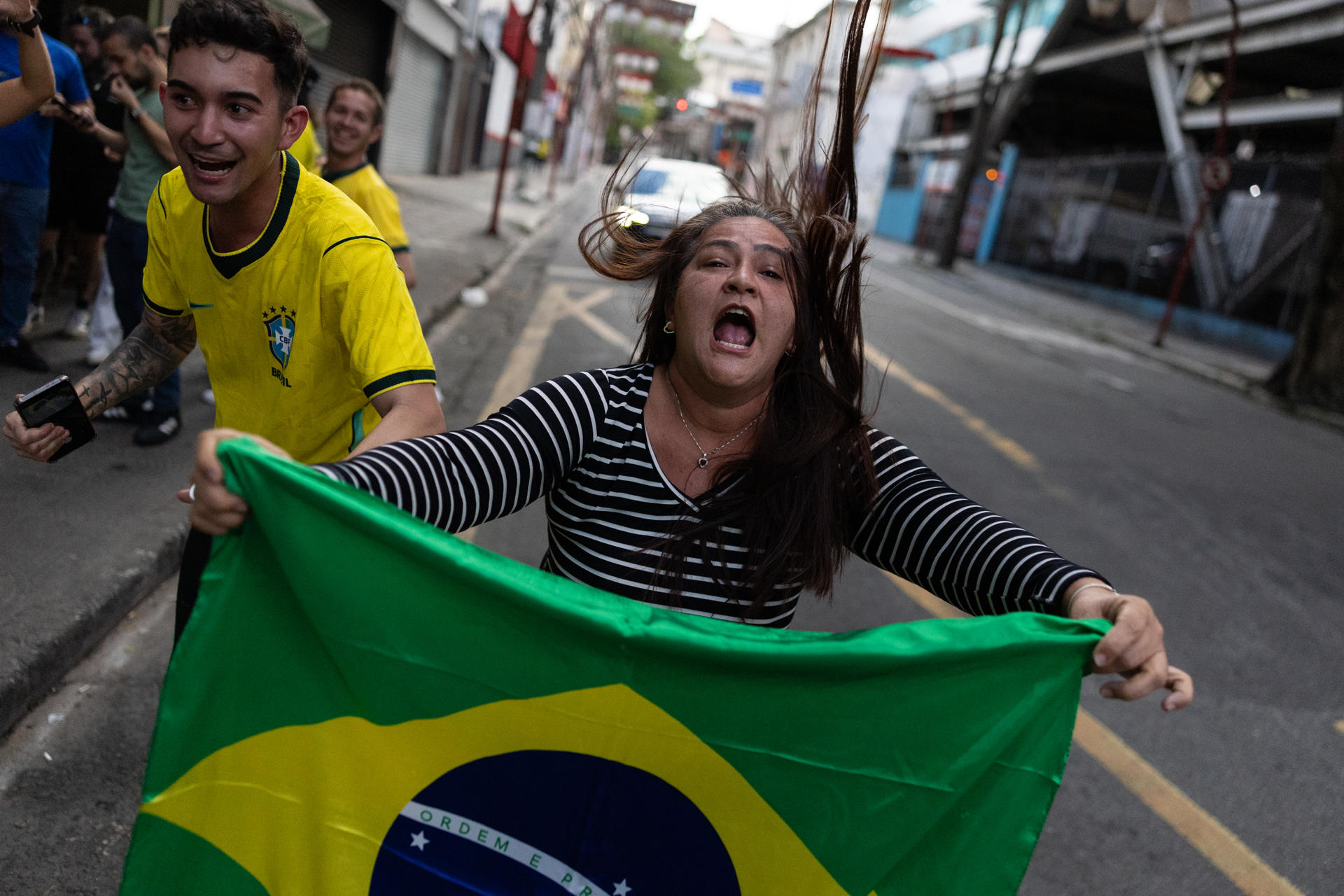 Los brasileños sufrieron con Japón y al final disfrutaron en Sao Paulo con la clasificación de la Canarina  a los octavos de final del Mundial. EFE/ Isaac Fontana
