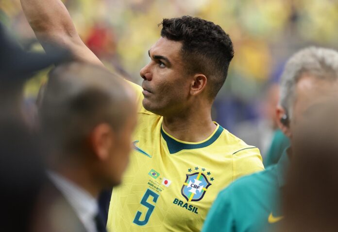 El mediocentro Casemiro impulsó con su gol este lunes en Houston la remontada de Brasil sobre Japón y el paso a los octavos de final del Mundial. EFE/EPA/CHRISTOPHER NEUNDORF
