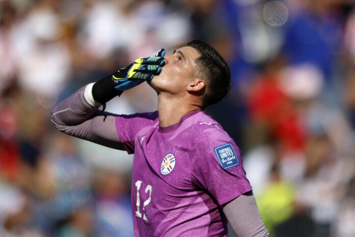 El portero Orlando Gill, de Paraguay, celebra el gol de la Albirroja ante Alemania en la Copa Mundial de 2026. EFE/EPA/GREG COOPER
