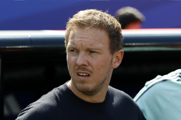 Julian Nagelsmann, seleccionador de Alemania, manifestó este lunes su deseo de seguir al frente del equipo, pese a la eliminación en los dieciseisavos de final del Mundial ante Paraguay en Boston. EFE/EPA/GREG M. COOPER
