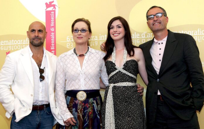 El director David Frankel (d) y los actores Anne Hathaway, Meryl Streep (2izq) y Stanley Tucci (izq) en la promoción de su película 