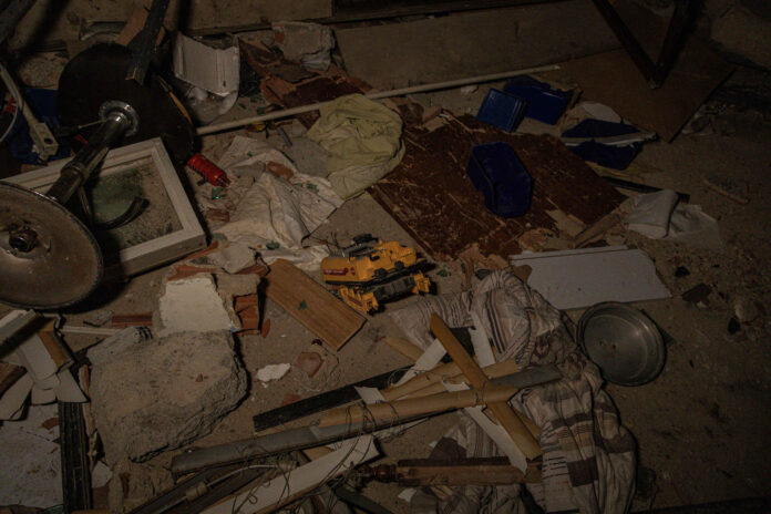 Interior de una vivienda afectada por el doble terremoto de magnitud 7,2 y 7,5 que sacudió la zona norte de Venezuela, el lunes en Catia La Mar, estado de La Guaira (Venezuela). EFE/ Henry Chirinos
