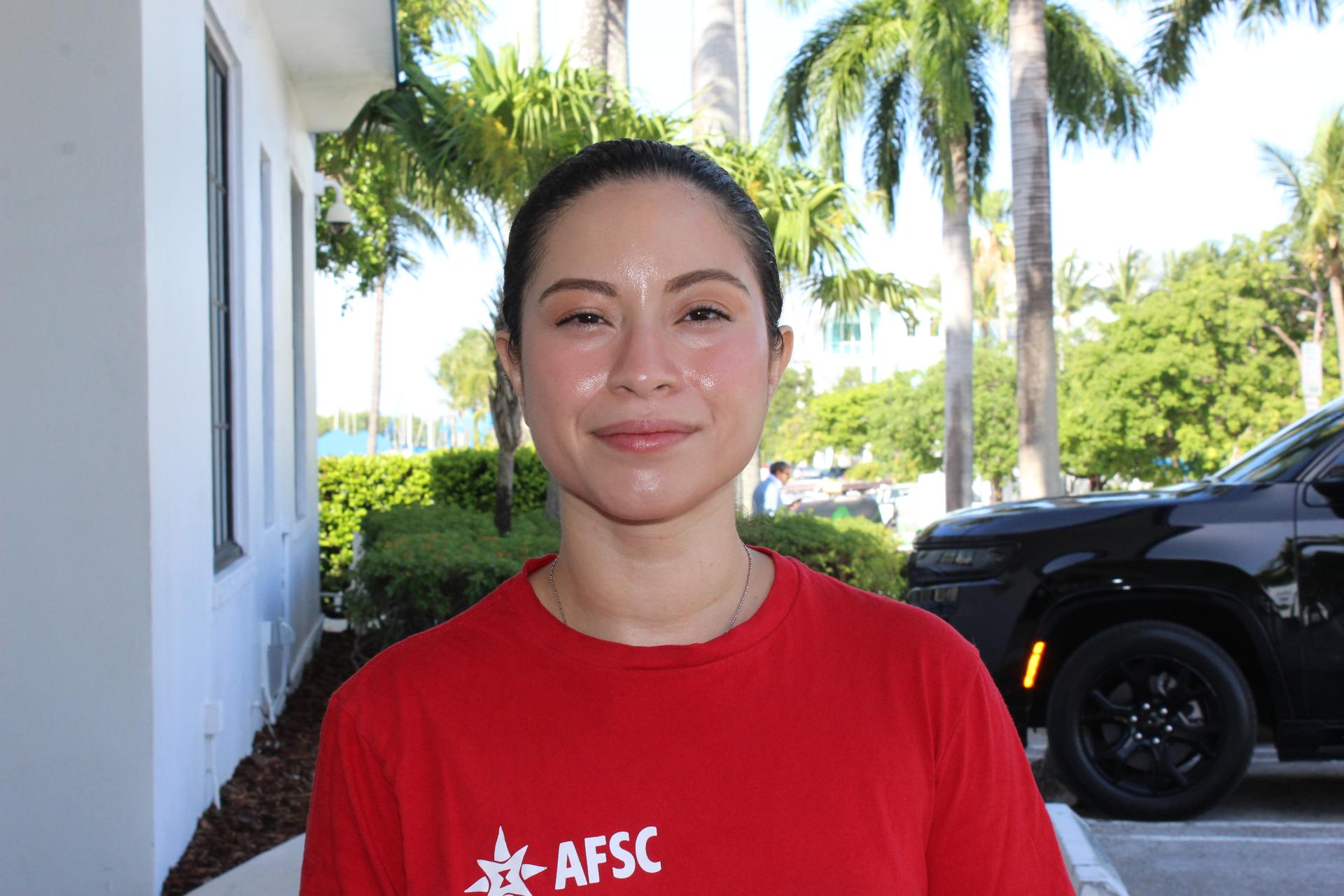 La coordinadora de política de American Friends Service Committee (AFSC), Yareliz Mendez-Zamora, posa durante una entrevista con EFE el 25 de junio de 2026, en Miami (Estados Unidos). EFE/Pedro Pablo Cortés

