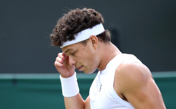 El estadounidense Ben Shelton, número 5 del mundo, en su estreno en Wimbledon EFE/EPA/ADAM VAUGHAN
