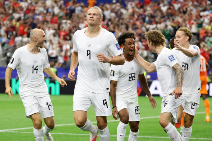 El delantero de Noruega Erling Haaland (2i) celebra tras anotar el segundo gol de su equipo durante el partido de eliminatoria del Mundial 2026 que disputaron las selecciones nacionales de Costa de Marfil y Noruega en el AT&T Stadium de Arlington, Texas (EEUU). EFE/ Carlos Ramírez
