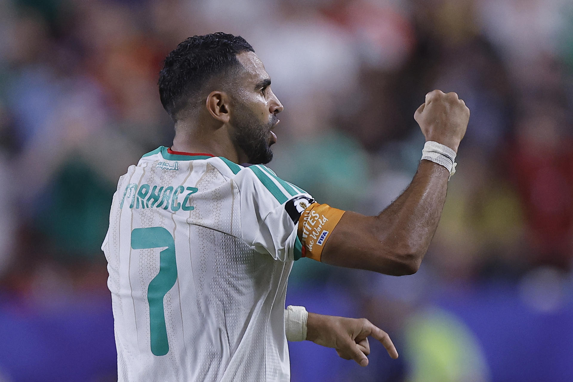 Riyad Mahrez, capitán de la selección de Argelia, durante el partido ante Austria en el estadio de Kansas City. EFE/Juan Ignacio Roncoroni