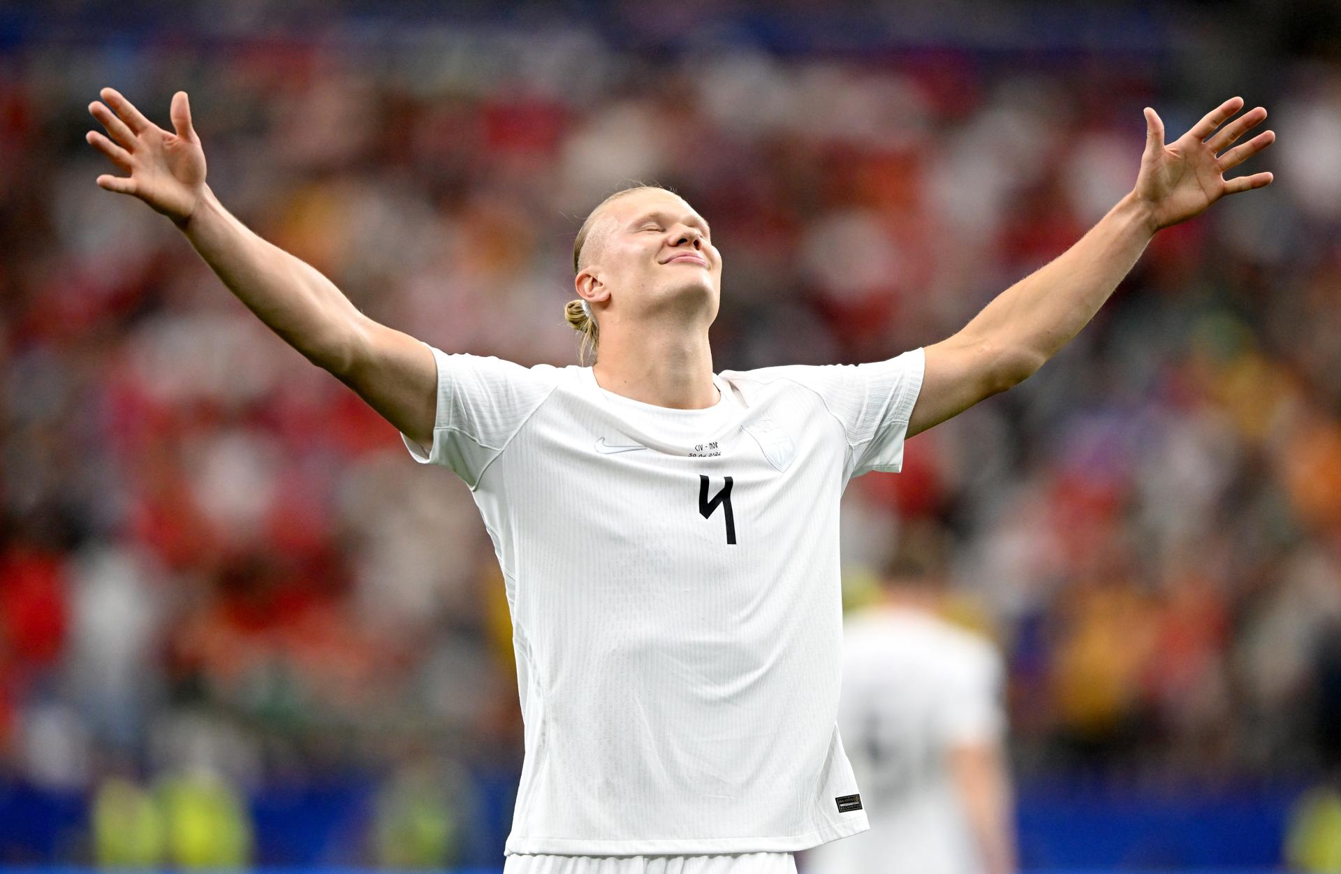Erling Haaland, de Noruega, celebra tras marcar el segundo gol de su equipo durante el partido de la Copa Mundial de la FIFA 2026 ante Costa de Marfil. EFE/EPA/ALBERT PENA
