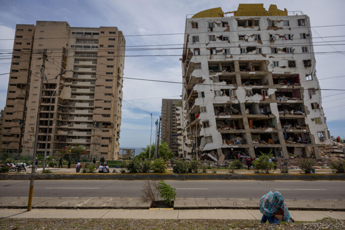 Fotografía que muestra una zona afectada por terremotos el martes, en La Guaira (Venezuela). EFE/ Miguel Gutiérrez
