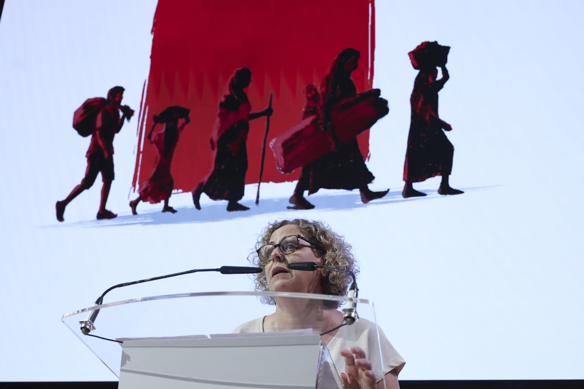 La presidenta de la sección española de Médicos Sin Fronteras, Paula Gil, en la presentación de 'Esperanza a la fuerza'. EFE/ Kiko Huesca