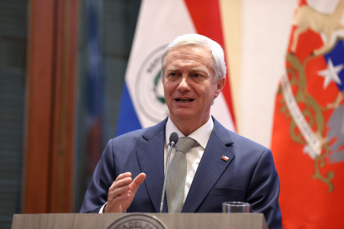 El presidente de Chile, José Antonio Kast, habla este miércoles en Asunción (Paraguay). EFE/ Juan Pablo Pino
