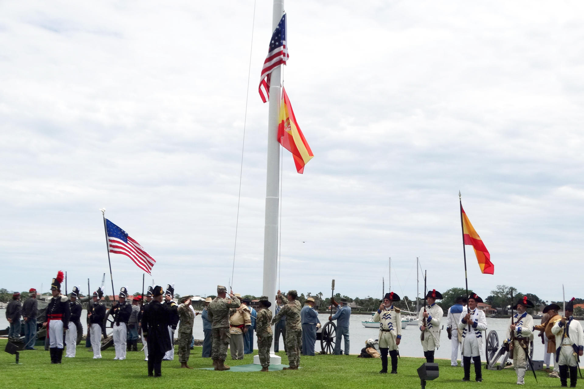 Fotografía de archivo del 10 de Julio de 2021 que muestra a participantes de la conmemoración del Tratado de Transcontinentalidad en San Agustín, Florida (Estados Unidos). EFE/ Raphael Cosme III/ ARCHIVO
