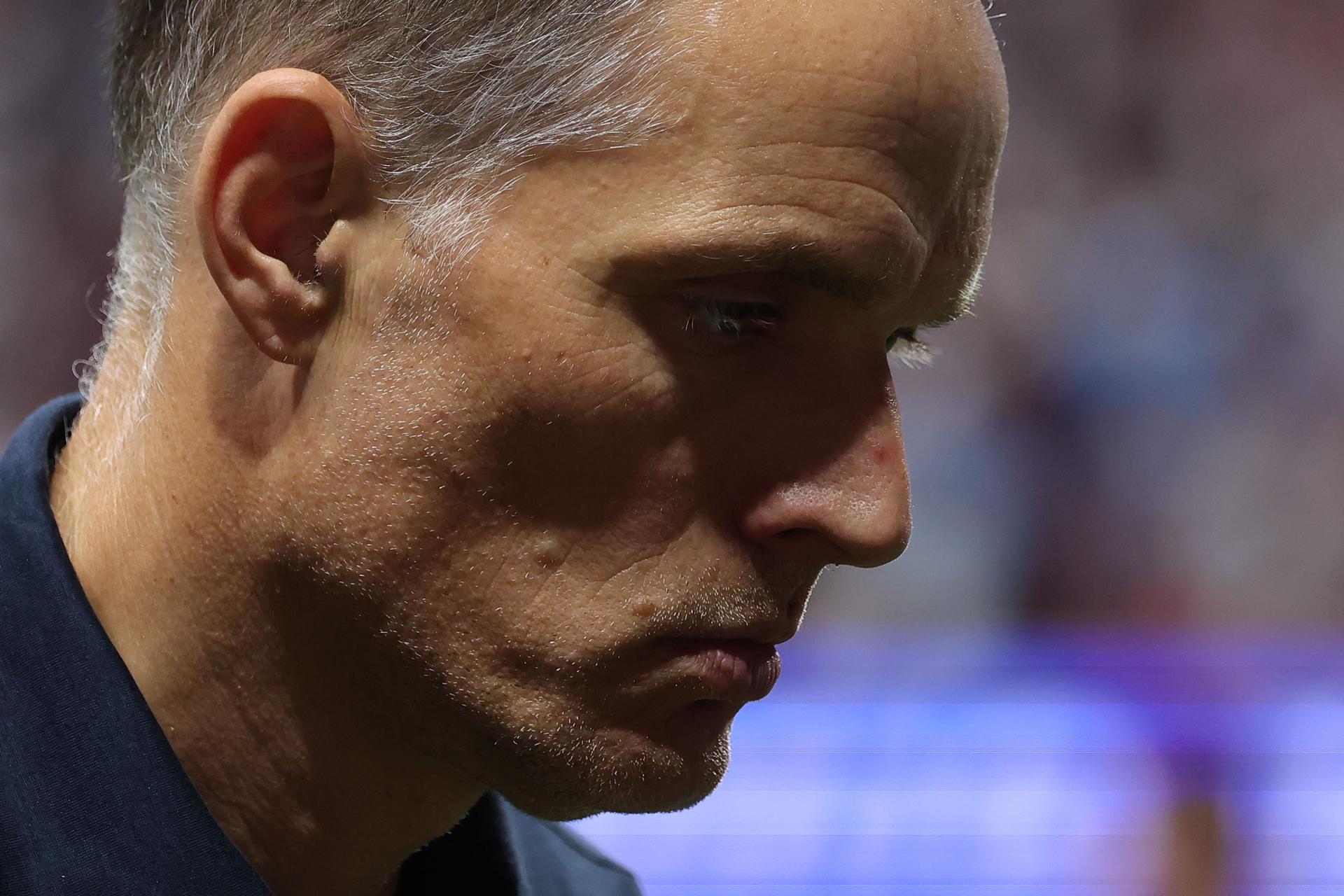 El seleccionador de Inglaterra, Thomas Tuchel, afirmó este miércoles que sus pupilos pueden afrontar dificultades con los 2.240 metros de altitud Ciudad de México, donde enfrentarán al Tri en los octavos de final del Mundial, y en cuyo estadio, el Azteca, hace 40 años Diego Armando Maradona dejó a los Tres Leones en la cuneta con dos goles antológicos. EFE/EPA/CRISTOBAL HERRERA-ULASHKEVICH
