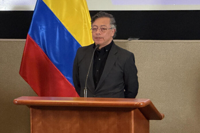 Fotografía de archivo en la que se captó al presidente de Colombia, Gustavo Petro, durante una rueda de prensa, en Washington DC (EE.UU.). EFE/Octavio Guzmán
