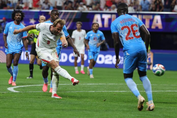 El jugador inglés Harry Kane marca el gol de la ventaja (2-1) durante el partido de la Copa Mundial de la FIFA 2026 entre Inglaterra y la República Democrática del Congo, en Atlanta, EE.UU. EFE/EPA/CRISTOBAL HERRERA-ULASHKEVICH
